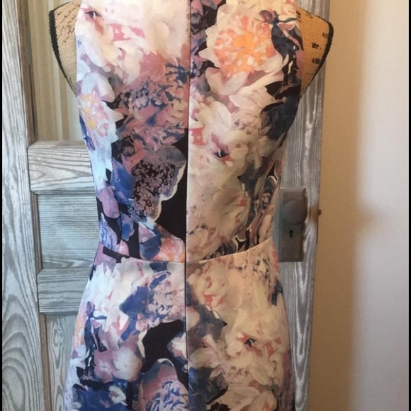 Floral Romper - Picture 2 of 3